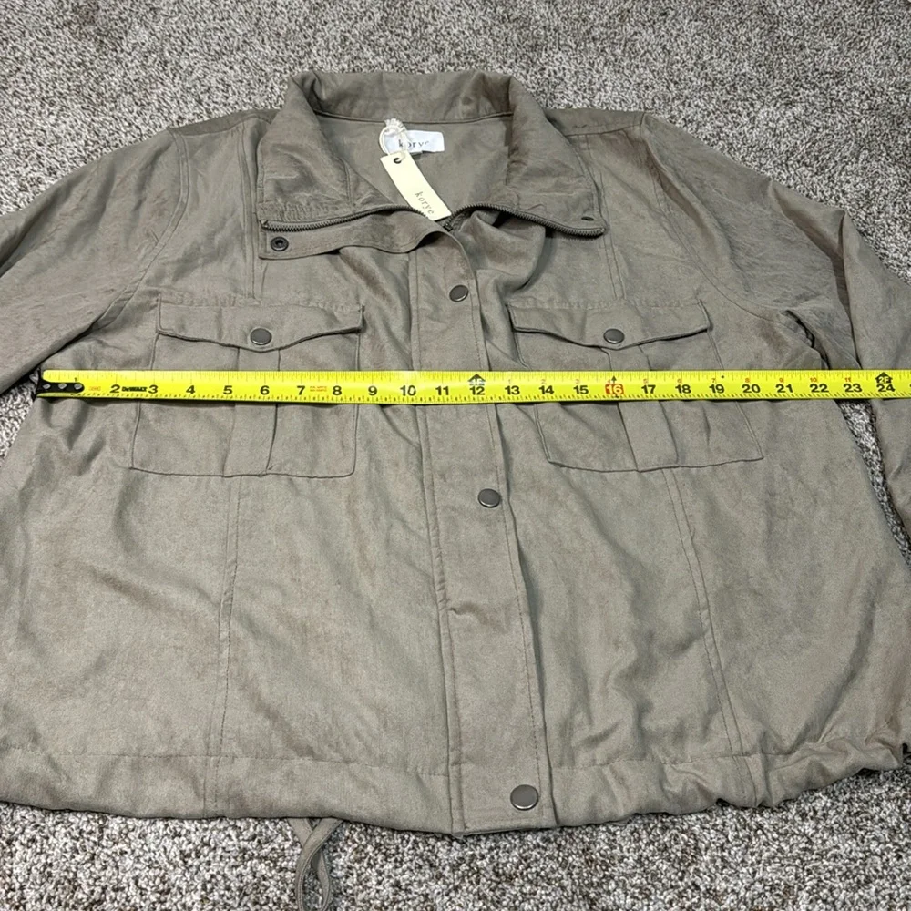 KORYE Women's Peach Skin Crop Utility Jacket Size 2X In Sage - Picture 5 of 7